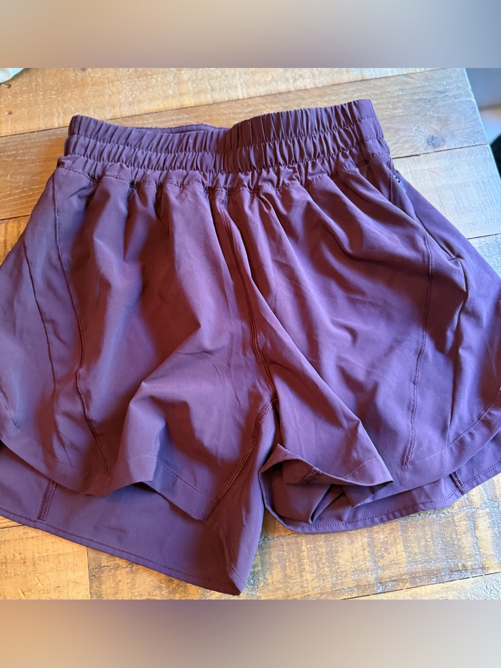 lululemon Track That High-Rise Lined Short 5" SZ 6 Goodnight Plum Exc Condition - Picture 4 of 5